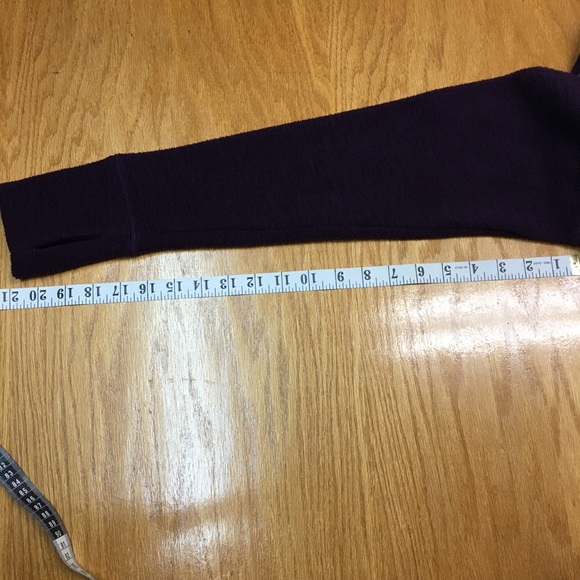 New Balance women’s Purple Cowl Neck Pull Over Sweater. Sz L - Picture 8 of 8